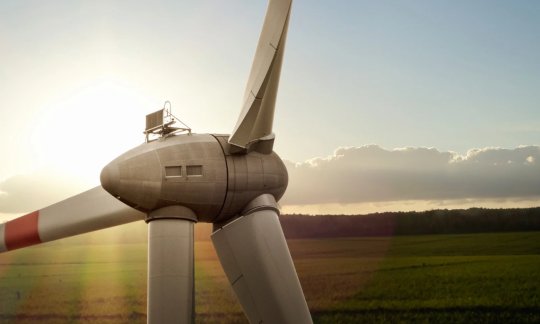 Kāda ir mūsdienu vēja turbīnas tipiskā jauda?